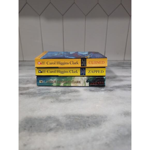 Carol Higgins‎ Clark's Regan Reilly Mystery Bundle: Cursed, Zapped & Wrecked - Picture 1 of 9